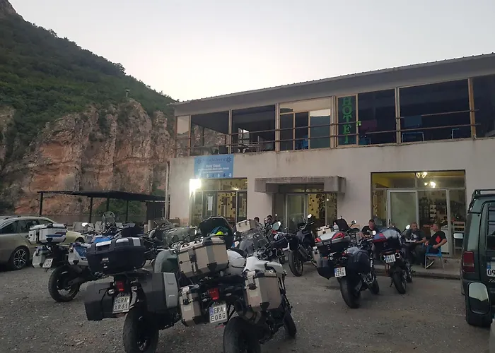 Rozafa Ferry & Accommodation