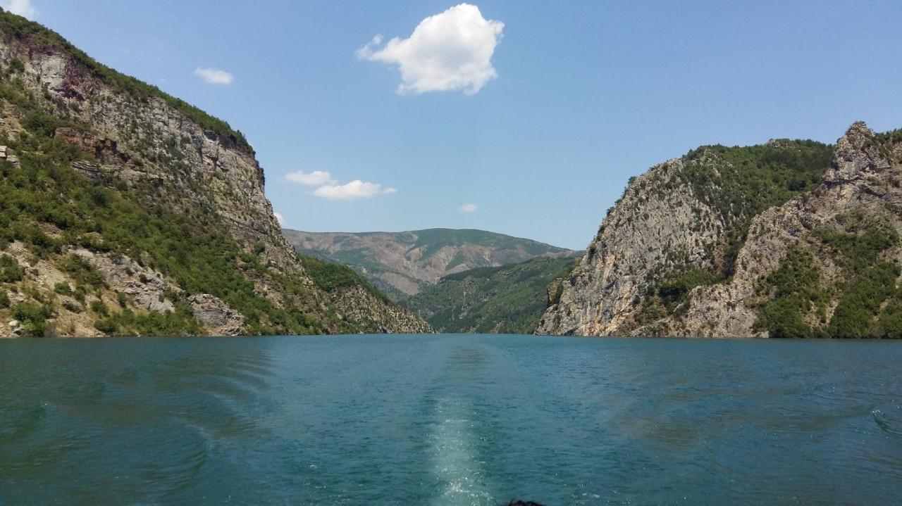 Rozafa Ferry & Koman
