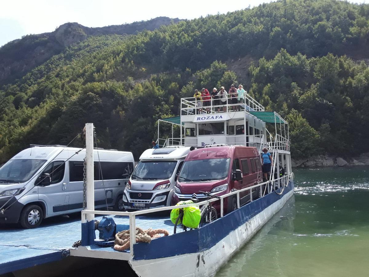 Rozafa Ferry & Hostal