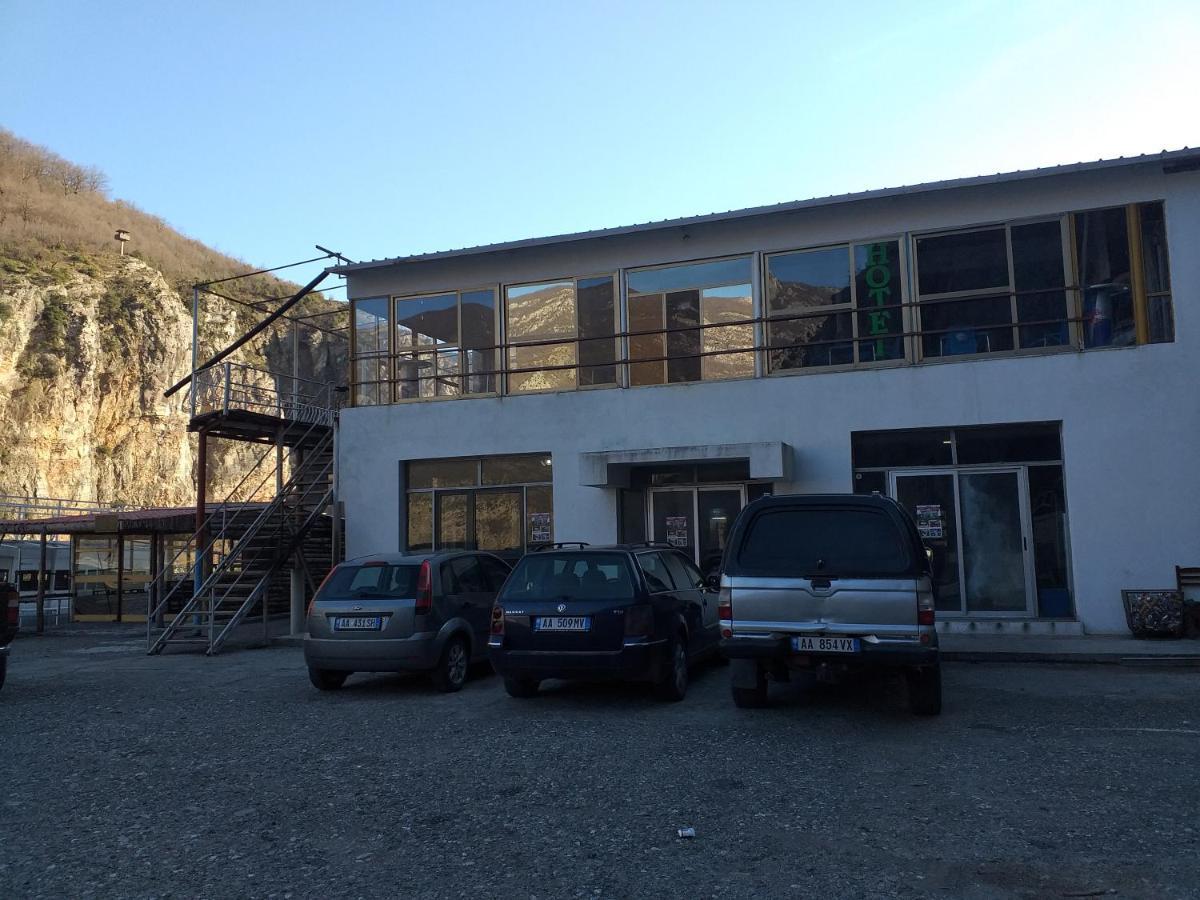 Hostal Rozafa Ferry &