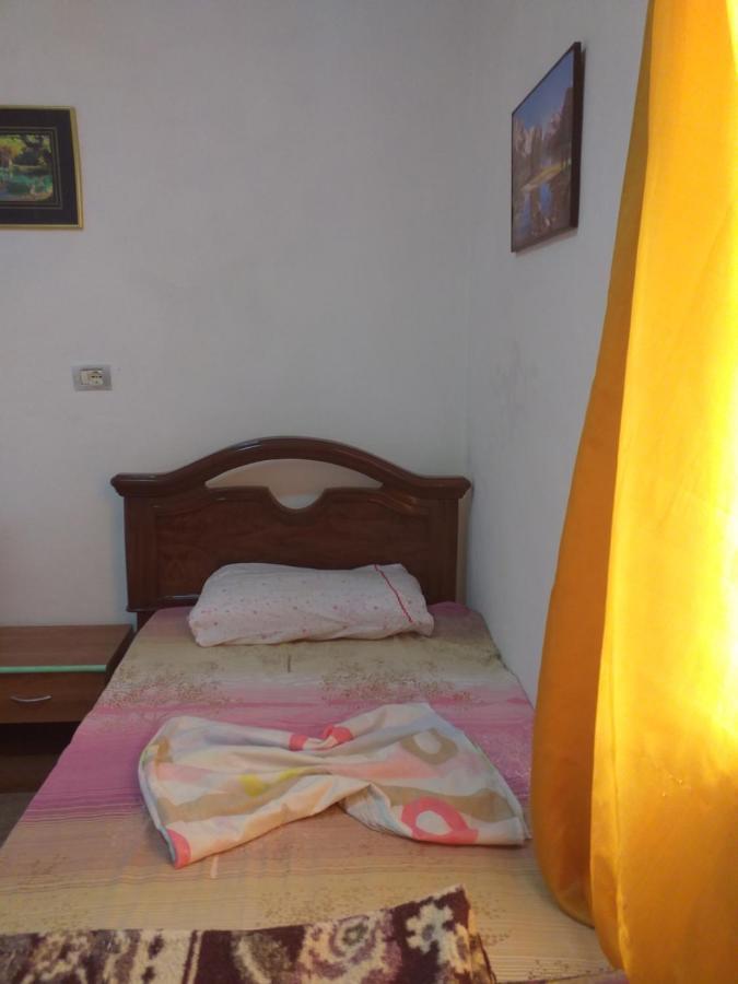 Hostal Rozafa Ferry &